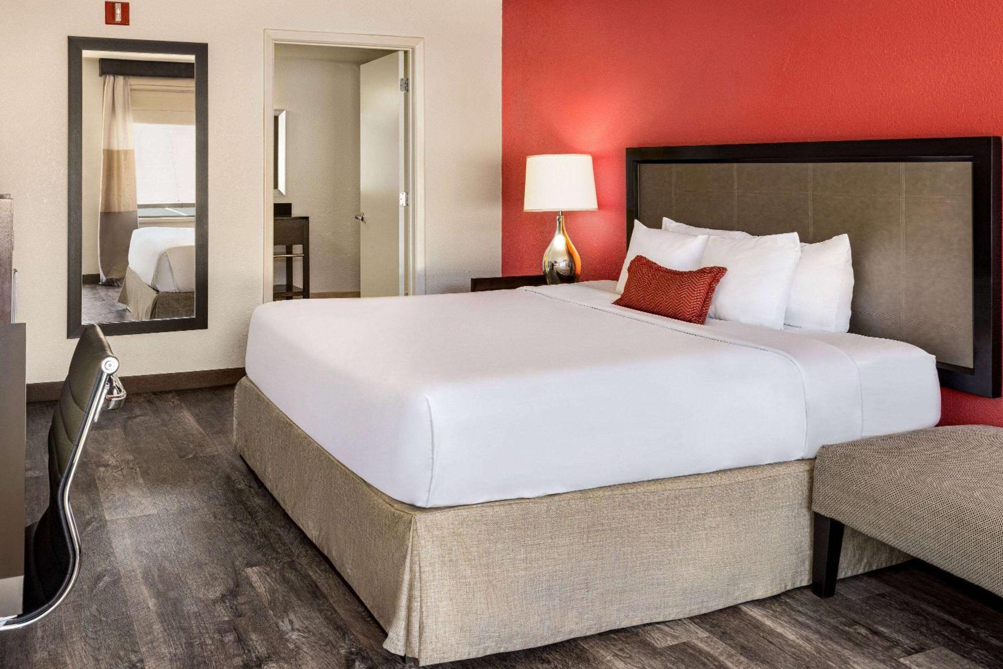 Ramada by Wyndham Albuquerque Airport Exterior foto