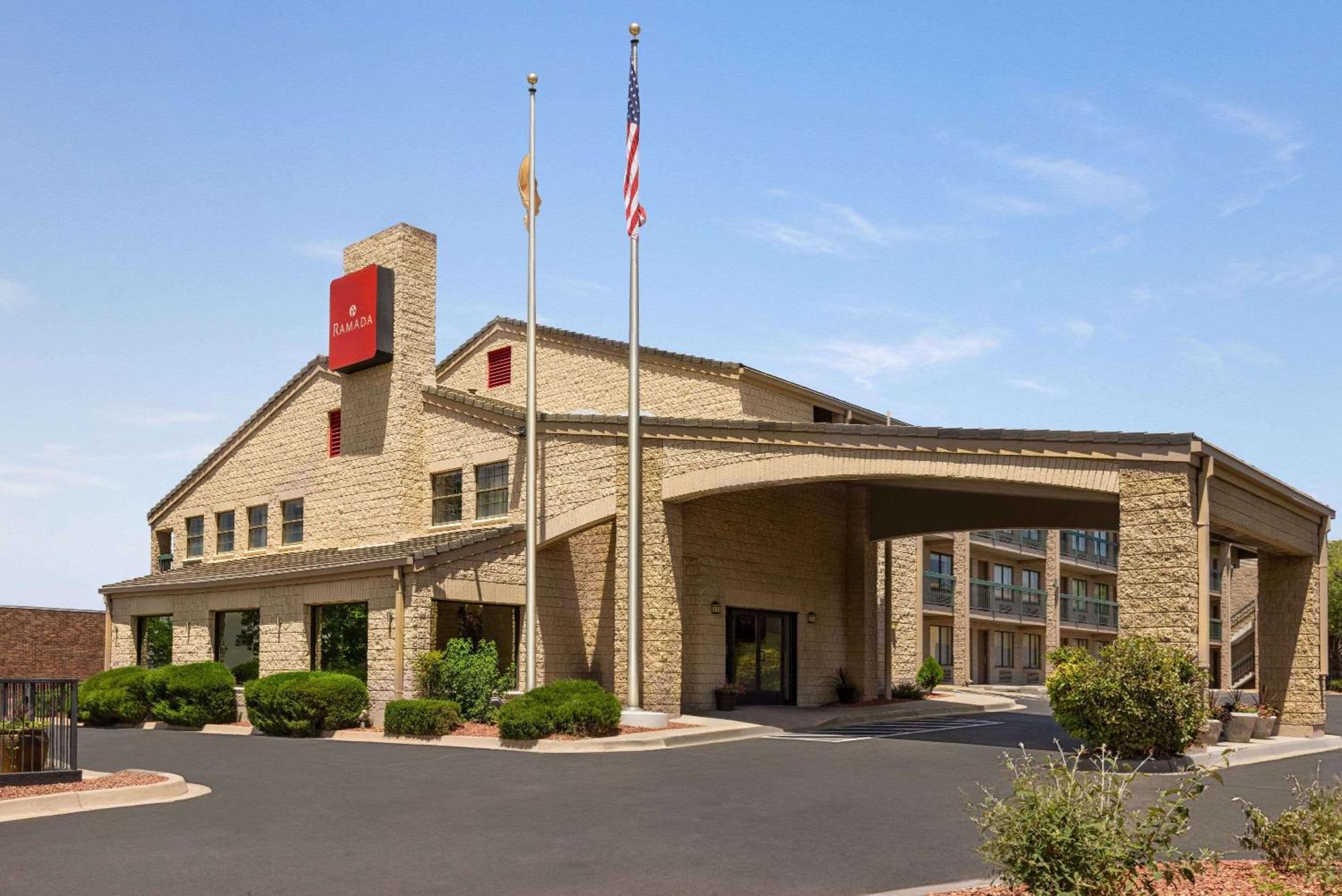 Ramada by Wyndham Albuquerque Airport Exterior foto
