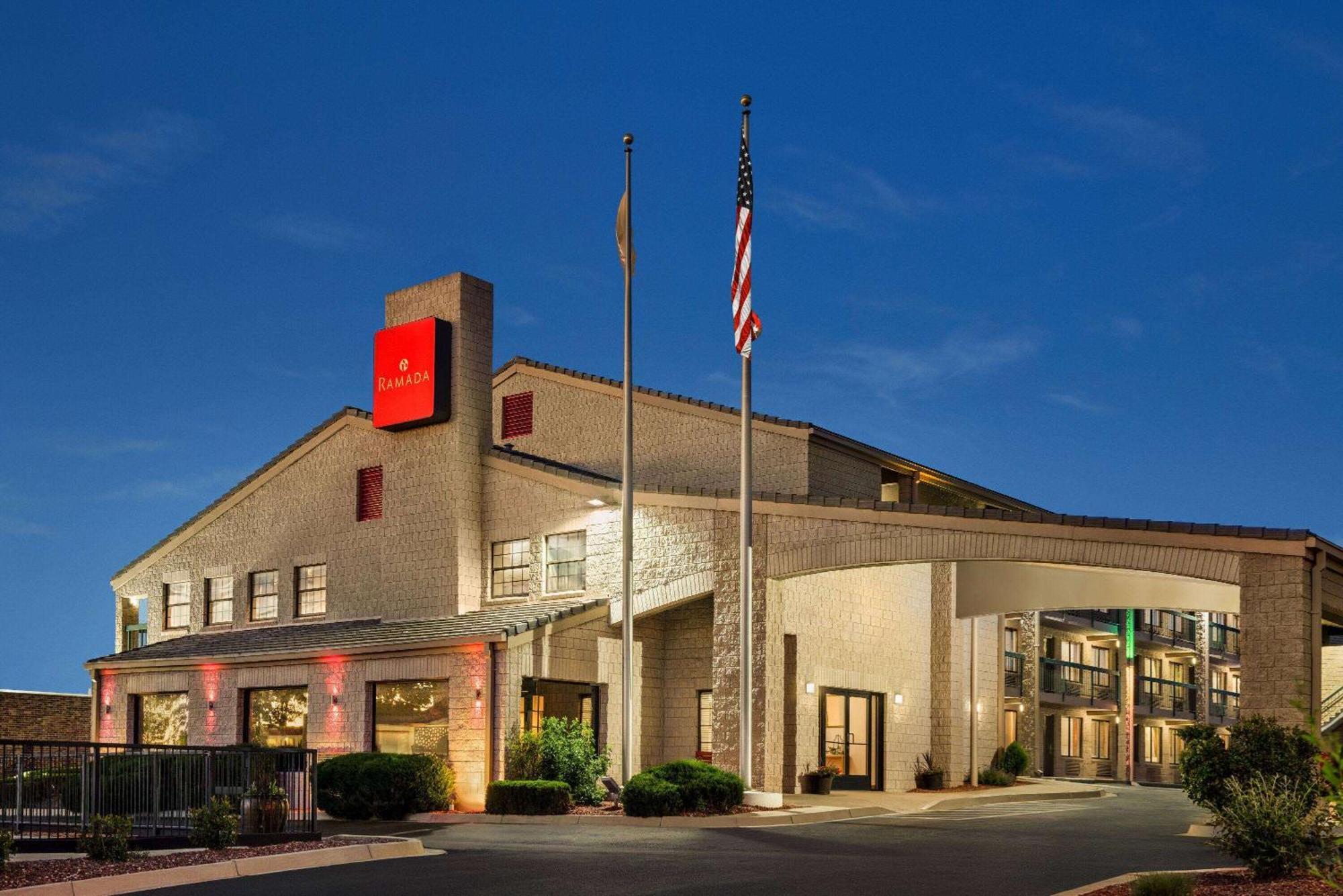 Ramada by Wyndham Albuquerque Airport Exterior foto