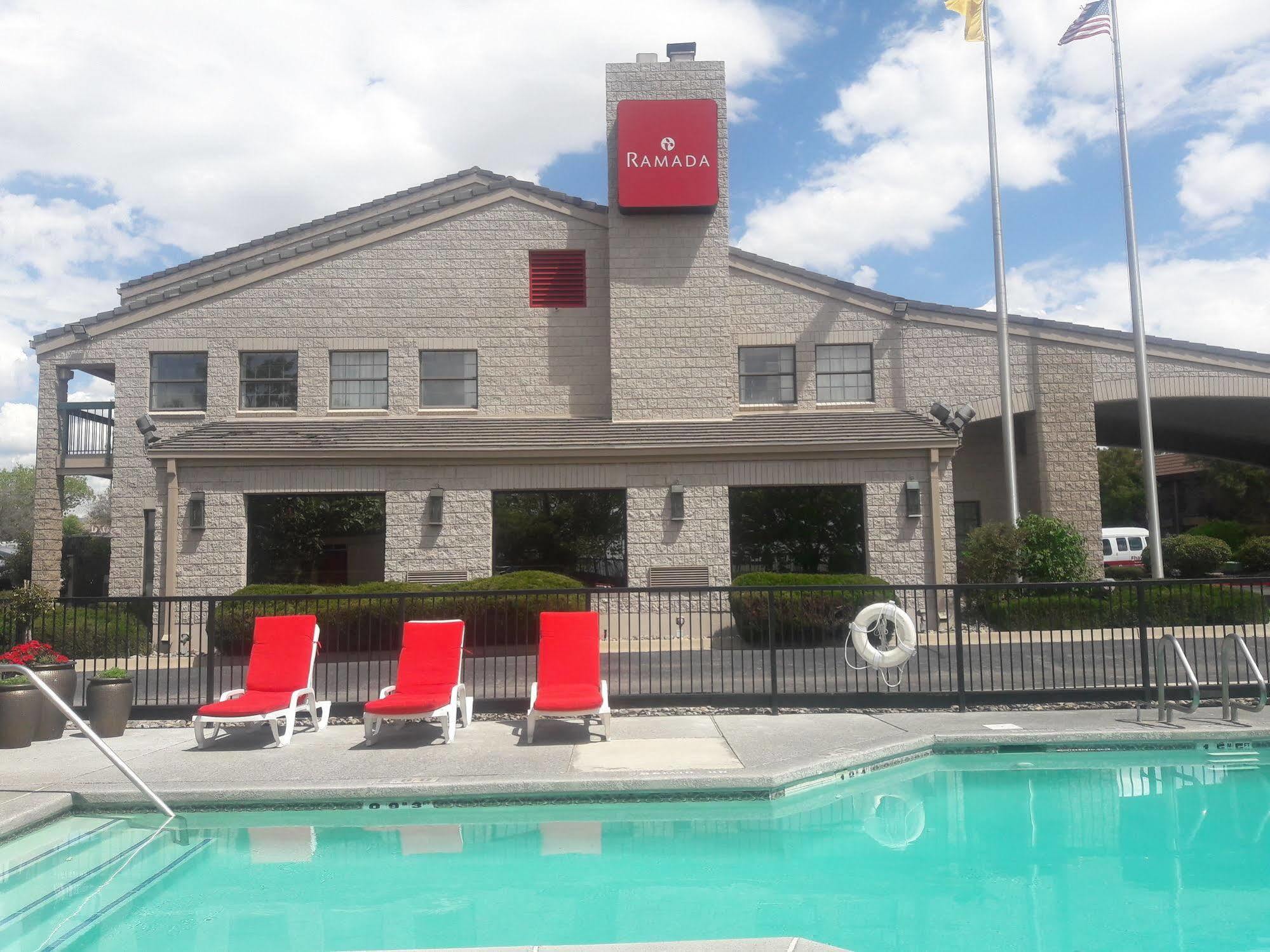 Ramada by Wyndham Albuquerque Airport Exterior foto
